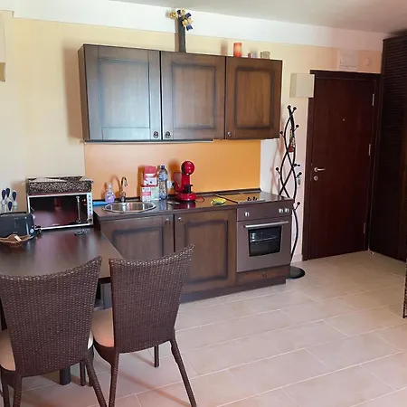 Beachfront Oasis Vip Club Apartmán *