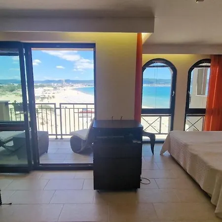 Beachfront Oasis Vip Club Lejlighed *