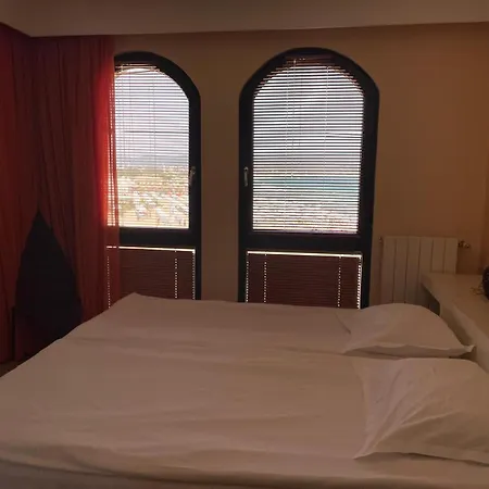 Beachfront Oasis Vip Club Daire Sunny Beach