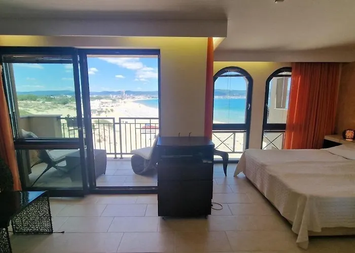 Beachfront Oasis Vip Club דירה *